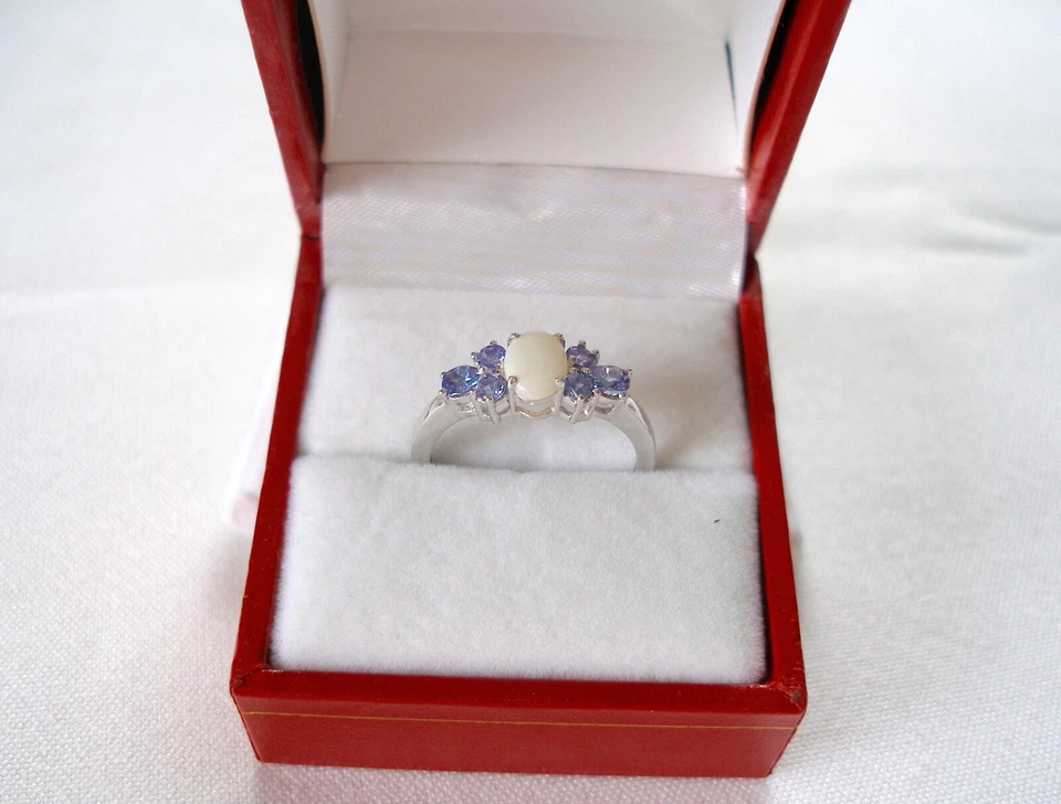Anillo solitario de ópalo y tanzanita de plata de ley de 1,07 quilates Foto 1 de 1