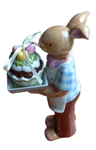 Villeroy & Boch Bunny Family Papa Hase mit Torte - Bild 1 von 5