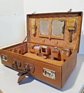 Valigia da toilette da viaggio in pelle marrone con set di accessori anni '50 - Imagen 1 de 10