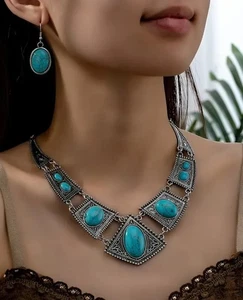 Turquoise Vintage Western Bohemian Luxurious & Extravagant Necklace & Earrings - Picture 1 of 7