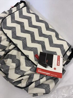 Skip Hop Dash Chervron Messenger Diaper Bag Grey / White - Image 1 of 4
