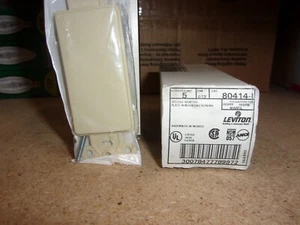 Leviton 80414-I Decora Plastica Standard Coperchio Inserto Vuoto Avorio Confezione da 5 - Foto 1 di 2