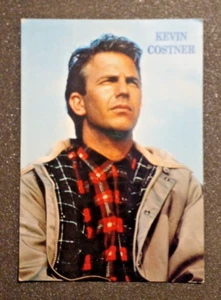 KEVIN COSTNER - POSTCARD/CARTOLINA /Hollywood/attori/cinema/Balla coi Lupi - Imagen 1 de 2