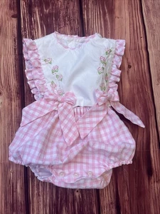 Sophie & Lucas Petal Bubble Strampler Mädchen 9 Monate rosa weiß kariert Outfit Schleifen - Bild 1 von 8