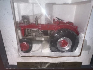 SpecCast Massey Ferguson 98 GM Diesel 2013 Farm Progress Show Tractor 1/16 #146* - Picture 1 of 2
