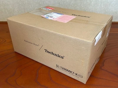 Technics SL-1200MK7-K DJ Direct Drive Turntable System Black SL1200MK7 NEW - Image 1 of 4