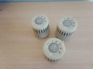 3 x Danfoss Thermostatkopf RAV 013U1200  , 34 mm  ⌀ , grau , gebraucht . - Bild 1 von 6