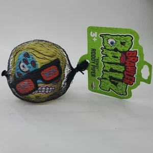NUEVO RARO! Caja de lucha libre profesional Brawler Ballz Rowdy Roddy Piper “They Live” WWF - Imagen 1 de 7