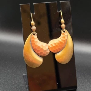 Funky Vintage 80s 90s Earrings ~ Copper gold colored curved tear drop teardrop - Picture 1 of 5