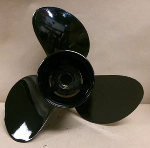 Propulsor fueraborda de aluminio Solas/Rubex 13,25 x 17 usado # 9411-133-17 - Imagen 1 de 3