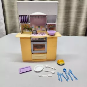1999 MATTEL BARBIE SO REAL SO NOW KITCHEN STOVE OVEN CABINETS w/ POTS DISHES Etc - Picture 1 of 6