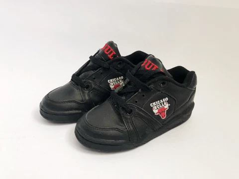 vintage converse chicago bulls sneakers little kids size 11 NOS NIB 90s youth 🏀 Cover