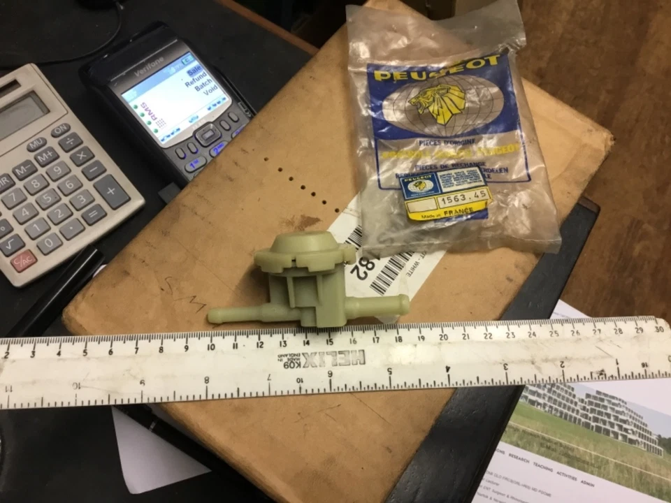 unidad combustible peugeot 504 505 guiot 15138 citroen Foto 1 de 3