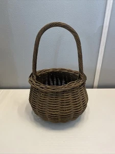 Piccolo cestino tessuto marrone - Foto 1 di 4