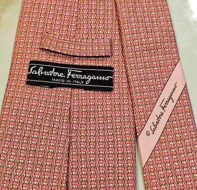 Salvadore Ferragamo сделано в Италии Geo (лошадиные туфли) розовый дизайн ширина: 3 1/2" - Изображение 1 из 4