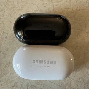 Set Of 2 Samsung Galaxy Buds+ Plus Wireless Earbuds Black White SM-R175 - Photo 1 sur 5