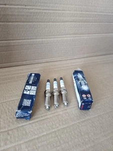 SET OF x3 BOSCH EVO SPARK PLUGS 0242145606 - GENUINE NEW x3 - Picture 1 of 4