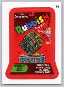 Topps Wacky Packages #92 2015 cubo de basura borde rojo - Imagen 1 de 2