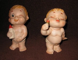 LEFTON, 2 FIGURAS BEBÉ, BISQUE, KW 398, LÁPIZ LABIAL Y BIBERÓN, TIPO KEWPIE - Imagen 1 de 11
