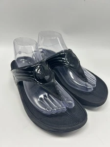 Sandalias chanclas FITFLOP charol negro 8 para mujer cómodas informales - Imagen 1 de 14