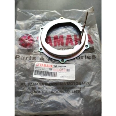 Genuine Parts Yamaha YZF R3/MT 03 2015-2018 Fuel Pump Bracket 1WD-F4491-00 - Image 1 of 2