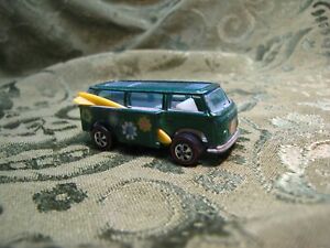 HOT WHEELS REDLINE BEACH BOMB VOLKSWAGON 1969 GREEN WITH SURF BOARDS