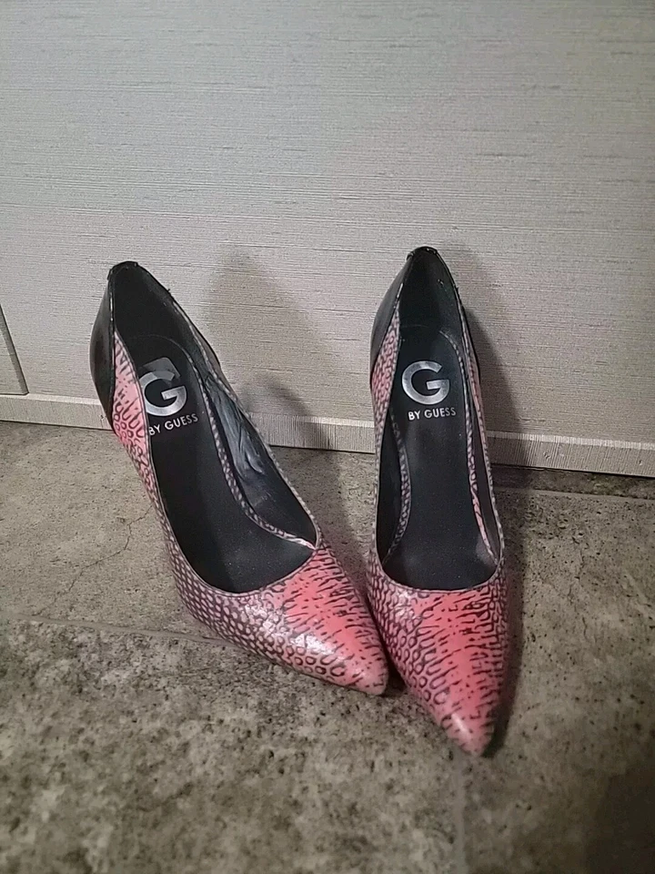 Heels G By Guess Size 6M Used - Imagem 1 de 4