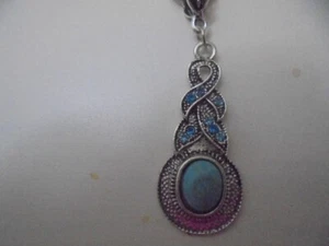 Schmuck, Kette mit Anhänger, mit grünem Stein, Indianerschmuck - Bild 1 von 3