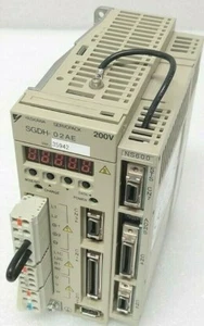 YASKAWA SERVOPACK SGDH-02AE - Foto 1 di 4