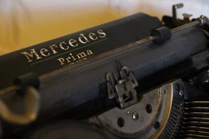 MERCEDES Prima - Antique Typewriter - Great Condition + Original Case - Picture 1 of 12