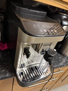 Máquina de café De'Longhi Magnifica Evo grano a taza ECAM290.83.TB - - Imagen 1 de 17