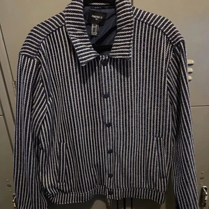 Mens Forever 21 Railroad Stripe Snap Button Jacket Size Medium NWT - Picture 1 of 5