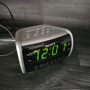 Sony ICF-C115L Clock Radio with AM/FM Tuner and Snooze Function - Picture 1 of 7