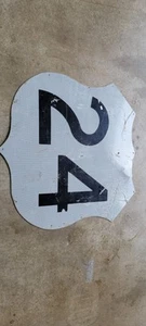 Auténtica señal de tráfico vintage retirada EE. UU. 24 Crown Man Cave 36x36 - Imagen 1 de 10