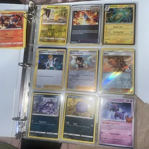 Pokémon Collection binder :50 Bulk & 1 Coin Pikachu 1 Pokémon League Kiawe - Picture 1 of 7