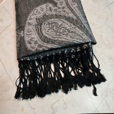 Bufanda Pashmina Azul Pacífico (España) Flor De Lis Cachemira/Seda Gris Negro NUEVO Foto 1 de 4