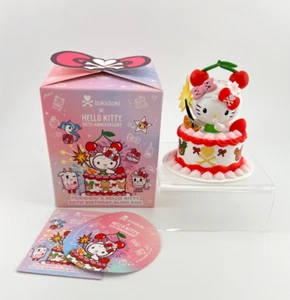 tokidoki x Hello Kitty 50th Anniversary: Hello Kitty Torte mit Box, Sticker, Anleitung - Bild 1 von 7