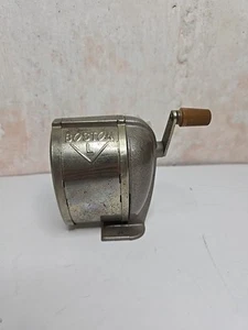 Vintage Boston Modell L Bleistiftspitzer, manueller Griff, (Wand- oder Schreibtischhalterung) - Bild 1 von 5