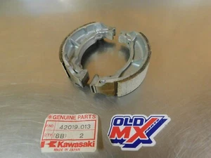 Mâchoires de frein Kawasaki KDX 200 1983-85/ KX 125 1982-85 42019-013 - Imagen 1 de 4