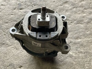 BMW F30 F31 330dX 335dX F32 F33 430dX 435dX LINKE SEITLICHE MOTORHALTERUNG 22116785713 - Bild 1 von 2