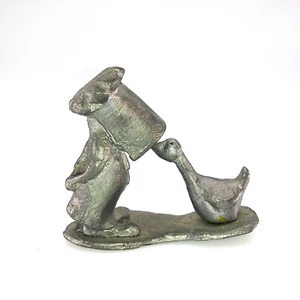C.R. Gibson Co. Escultura de peltre The Casual Observer Sunbonnet Sue & Goose 2" T - Imagen 1 de 8