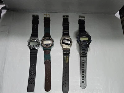 Lote de 4 relojes Aquatech de por vida y sin marca sin probar Foto 1 de 4