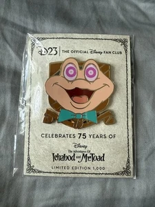 Prendedor Disney D23 2024 Aventuras de Ichabod y el Sr. Sapo 75 Años Fan Club LE 1000 - Imagen 1 de 1