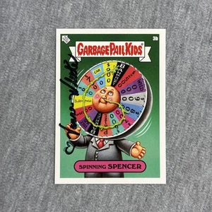 2023 Topps Garbage Pail Kids #3B Spinning Spencer firmado Vanna White - Imagen 1 de 2