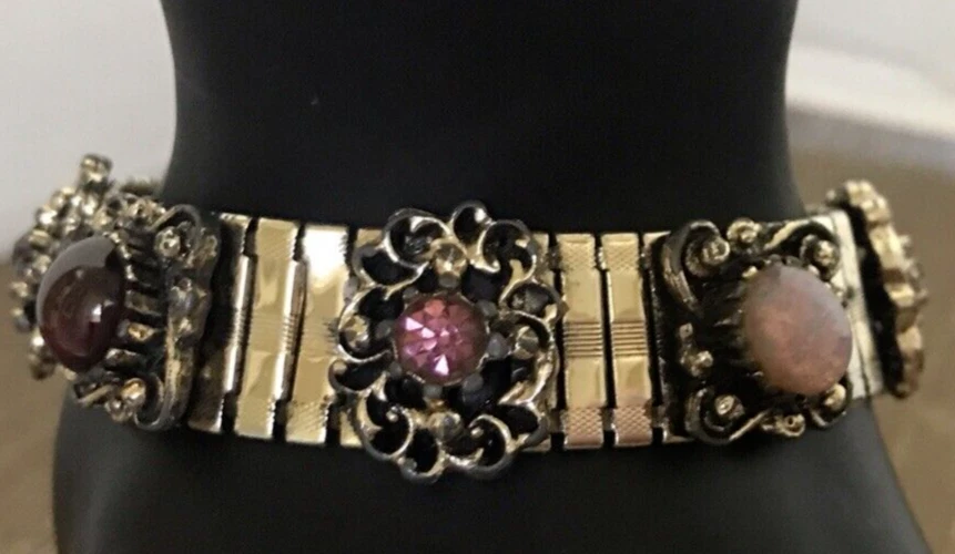 VTG Molded Glass Fancy Faux Gems Clasp Bracelet 7" - Image 1 of 4