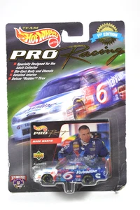Mark Martin #6 Valvoline 1998 Ford Taurus Hot Wheels Racing 1/64 - Picture 1 of 3