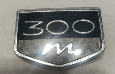Chrysler 300M 1999-2004 emblema logotipo símbolo insignia guardabarros lateral cromado OEM Foto 1 de 2