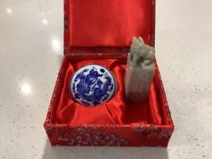VINTAGE CHINESE HAND CARVED STONE SEAL WITH PORCELAIN DRAGON RED WAX GEOFFREY - Picture 1 of 9