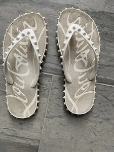 TONGS CHRISTIAN LOUBOUTIIN LOUBI DONNA POINTES BLANCHES TAILLE 40 SEMELLE ROUGE TAILLE 9 - Photo 1/7