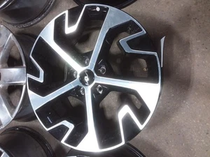 SPORTAGE 2025 Wheel 1979132 - Picture 1 of 2
